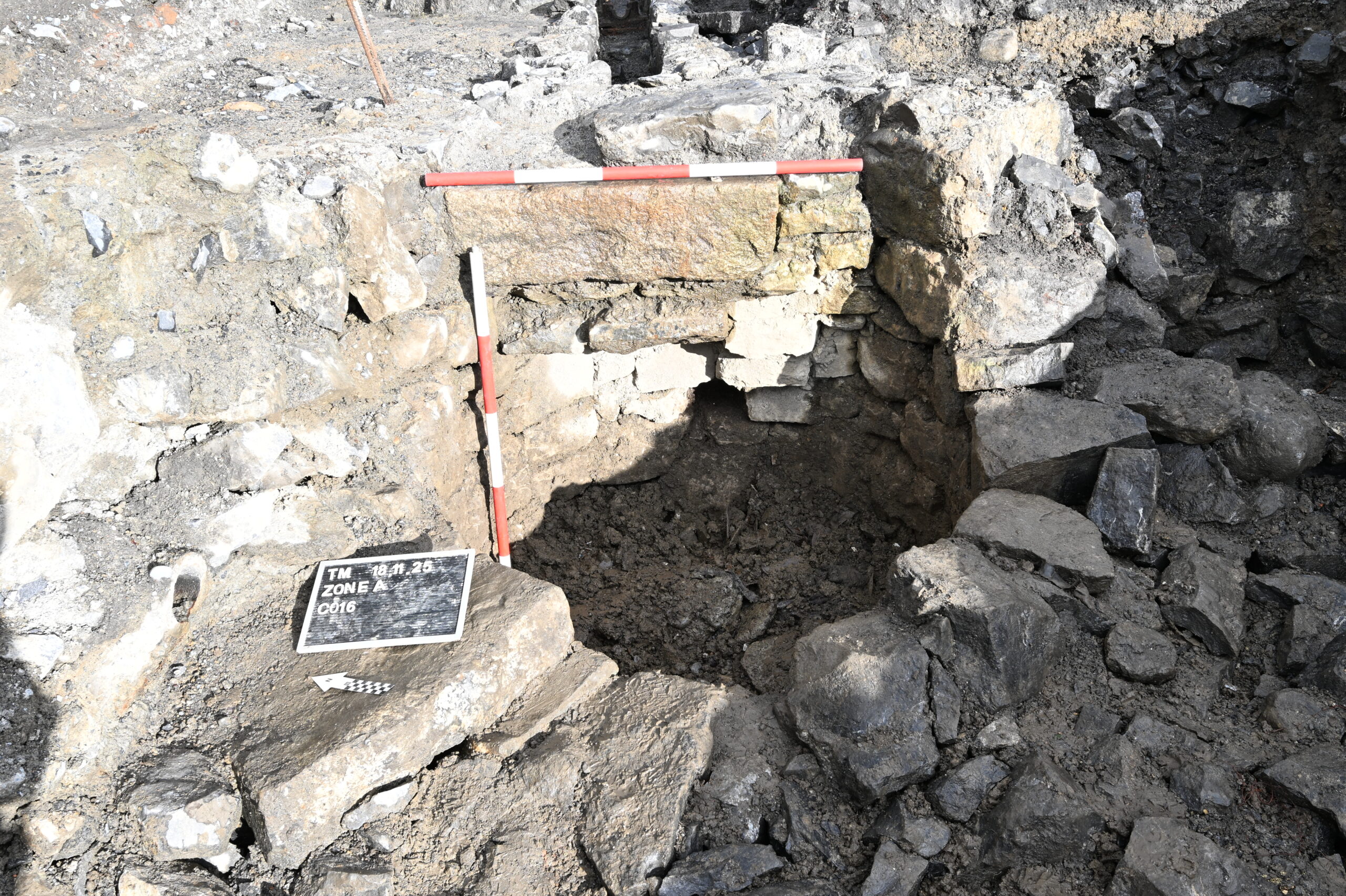 Subsurface well shaft